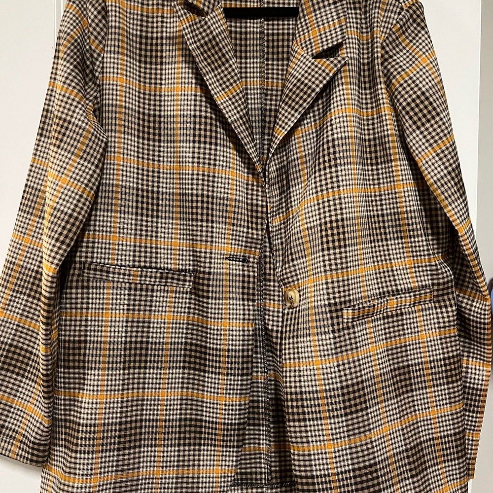 SHEIN Plaid Blazer in Black, White, and Tan